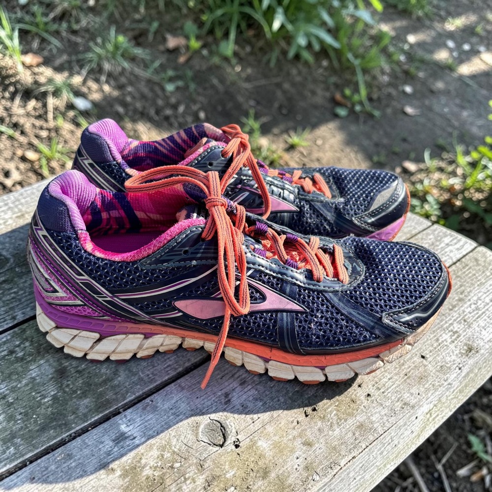 Brooks‎ Adrenaline GTS 15 Size 9.5 Purple Navy Mesh Running Shoes Sneakers